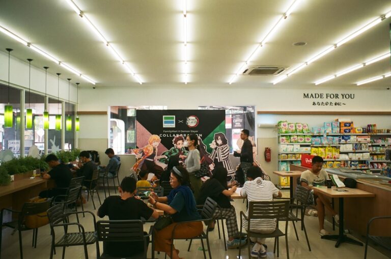 美国旗舰店热潮背后：谁在支付真实成本？